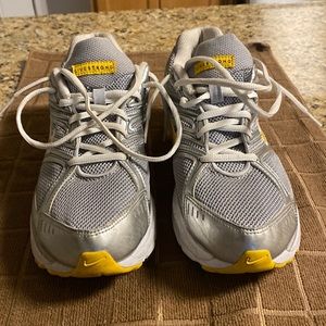 Gray with yellow trim Nike Max Air! Excellent condition!
